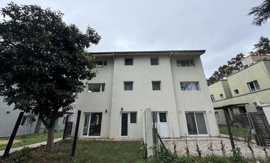 Triplex en venta en Barrio Los 3 Coniles, Derqui, Pilar, GBA Norte - 5 Ambientes