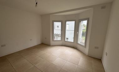 Triplex en venta en Barrio Los 3 Coniles, Derqui, Pilar, GBA Norte - 5 Ambientes