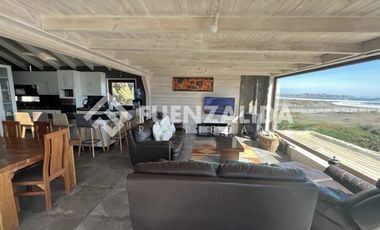 Casa en Venta en PLAYA HERMOSA