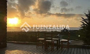 Casa en Venta en PLAYA HERMOSA