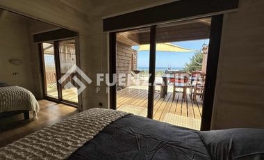 Casa en Venta en PLAYA HERMOSA