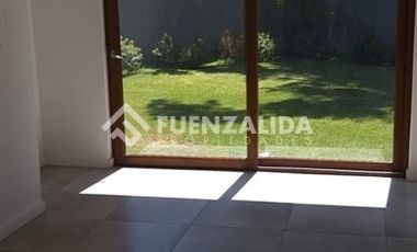 Casa en Venta en Cercano a Colegio El Campanario