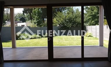 Casa en Venta en Cercano a Colegio El Campanario