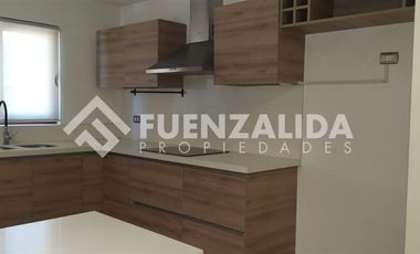 Casa en Venta en Cercano a Colegio El Campanario