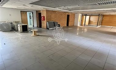 Local Comercial en Arriendo en El bosque norte con Don Carlos