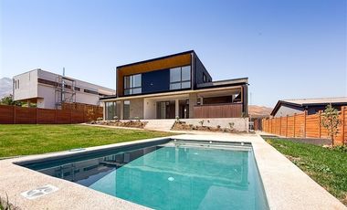 Casa en Arriendo en Condominio de Los Rios Piedra Roja