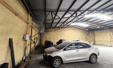 Local Comercial en Venta en Fray Luis de la Peña 3181