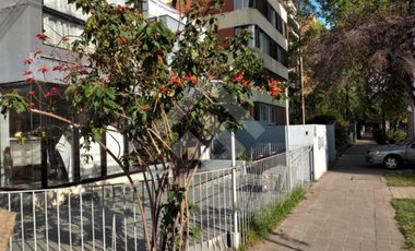 Local Comercial en Venta en Luis Thayer Ojeda/ Carmen Sylva