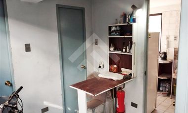 Local Comercial en Arriendo en Luis Thayer Ojeda/ Carmen Sylva