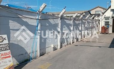 Local Comercial en Arriendo en Los Carrera