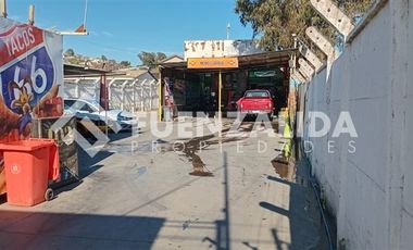 Local Comercial en Arriendo en Los Carrera
