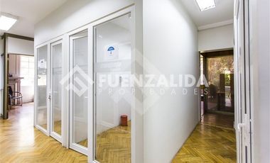 Oficina en Venta en Renato Sanchez / Alcántara