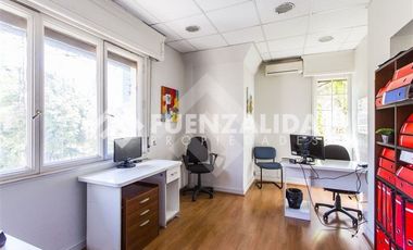 Oficina en Venta en Renato Sanchez / Alcántara