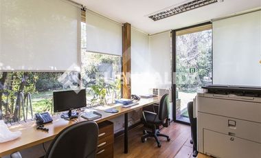 Oficina en Venta en Renato Sanchez / Alcántara