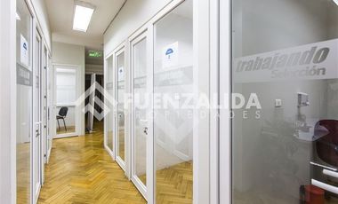 Oficina en Venta en Renato Sanchez / Alcántara