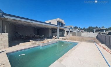 Casa en Arriendo en Condominio Tricahue de Nogales, Machalí