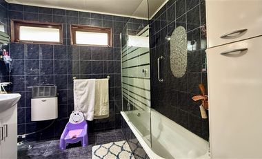 Casa en Venta en Capitan Guillermos 60