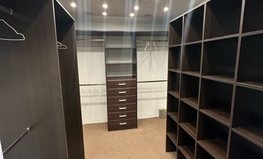 Residencia sobre importante lote de estilo moderno en el Barrio Divino Rostro Mar Del Plata