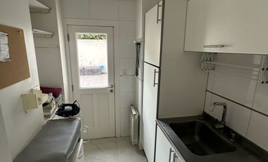 Residencia sobre importante lote de estilo moderno en el Barrio Divino Rostro Mar Del Plata