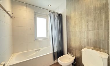 Residencia sobre importante lote de estilo moderno en el Barrio Divino Rostro Mar Del Plata