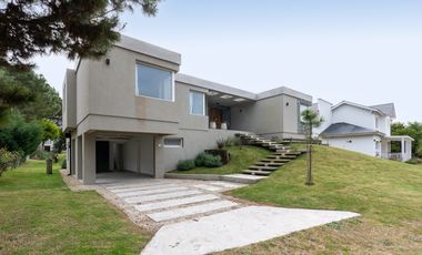 CASA EN VENTA, COSTA ESMERALDA, BARRIO MARITIMO I, 5 AMBIENTES