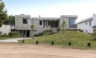 CASA EN VENTA, COSTA ESMERALDA, BARRIO MARITIMO I, 5 AMBIENTES