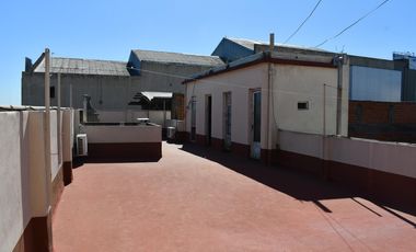 DEPARTAMENTO 3 AMB C/ DEPENDENCIA Y DOS BAÑOS!