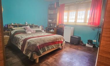 DEPARTAMENTO 3 AMB C/ DEPENDENCIA Y DOS BAÑOS!