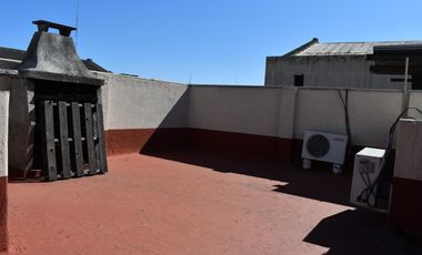 DEPARTAMENTO 3 AMB C/ DEPENDENCIA Y DOS BAÑOS!