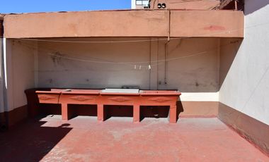 DEPARTAMENTO 3 AMB C/ DEPENDENCIA Y DOS BAÑOS!