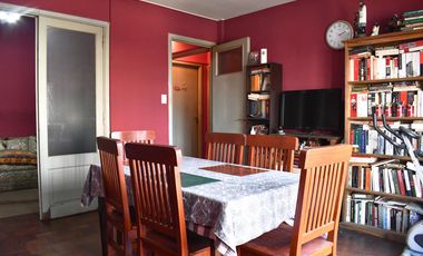 DEPARTAMENTO 3 AMB C/ DEPENDENCIA Y DOS BAÑOS!