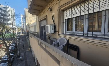 DEPARTAMENTO 3 AMB C/ DEPENDENCIA Y DOS BAÑOS!