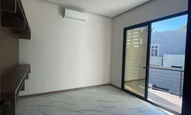 EN VENTA DEPARTAMENTO AMPLIO CON TERRAZA ·204