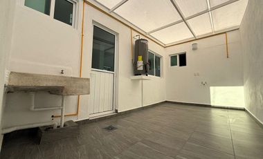 VENTA CASA REMODELADA, COLONIA LAS ACACIAS.