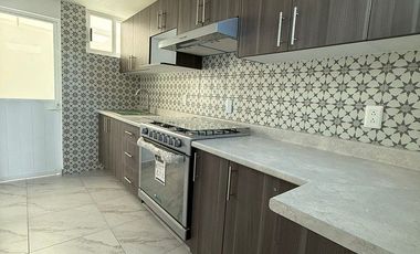 VENTA CASA REMODELADA, COLONIA LAS ACACIAS.