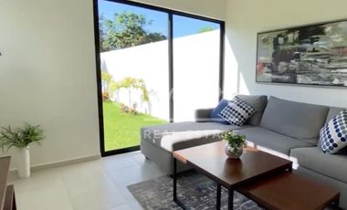 Casa de 2 pisos, 4 recamaras en privada en Conkal Yucatan  Entrega inmediata