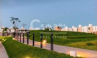 Casa de 2 pisos, 4 recamaras en privada en Conkal Yucatan  Entrega inmediata