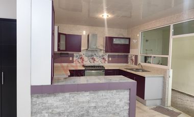 Casa en Venta Habitación Planta Baja, Con un departamento de dos habitaciones