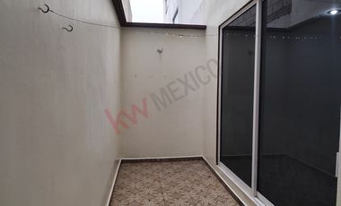 Casa en Venta Habitación Planta Baja, Con un departamento de dos habitaciones