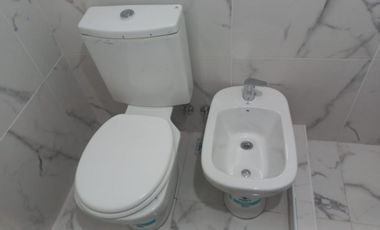 VENDO O PERMUTO POR CASA CON TERRENO REGIO DEPARTAMENTOEN MORENO CENTRO EDIFICIO MADIBA VII