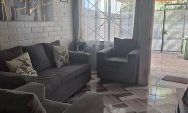 SE VENDE CASA SOLIDA DE DOS PISOS EN RENCA