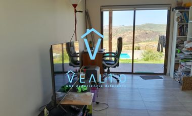 AMPLIA CASA EN CONDOMINIO LOMAS DE RAUNQUEN, TALCA