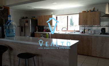 AMPLIA CASA EN CONDOMINIO LOMAS DE RAUNQUEN, TALCA