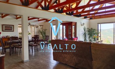 AMPLIA CASA EN CONDOMINIO LOMAS DE RAUNQUEN, TALCA