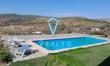 AMPLIA CASA EN CONDOMINIO LOMAS DE RAUNQUEN, TALCA