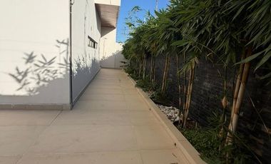 MAJESTUOSA CASA EN RENTA EN EXCLUSIVO CLUB DEPORTIVO Y RESIDENCIAL HACIENDAS VILLAHERMOSA TABASCO