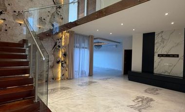 MAJESTUOSA CASA EN RENTA EN EXCLUSIVO CLUB DEPORTIVO Y RESIDENCIAL HACIENDAS VILLAHERMOSA TABASCO