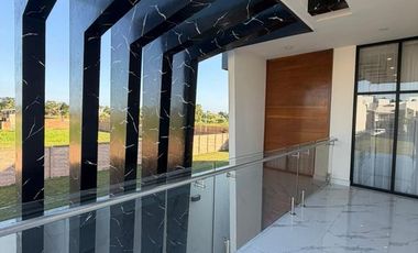 MAJESTUOSA CASA EN RENTA EN EXCLUSIVO CLUB DEPORTIVO Y RESIDENCIAL HACIENDAS VILLAHERMOSA TABASCO