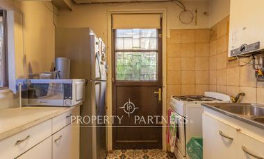 Casa Sólida con Gran Terreno, A pasos de Metro Pedrero