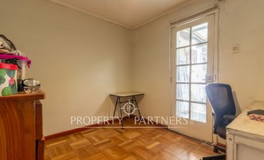 Casa Sólida con Gran Terreno, A pasos de Metro Pedrero